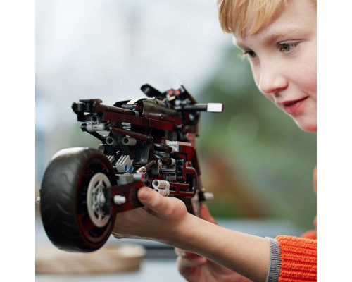 Конструктор LEGO Technic Бетмен: Бетцикл 641 деталь (42155)