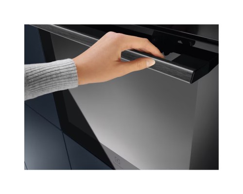 Духова шафа Electrolux LOB8S39WZ