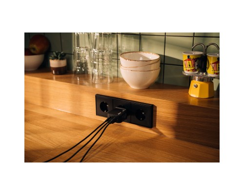 Зарядний пристрій Verbatim MiniGaN 70 W 3 ports (2xUSB-C/1xUSB-A) (32229)