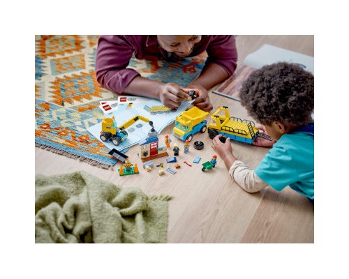 Конструктор LEGO City Будівельна вантажівка й кулястий кран-таран 235 деталей (60391)