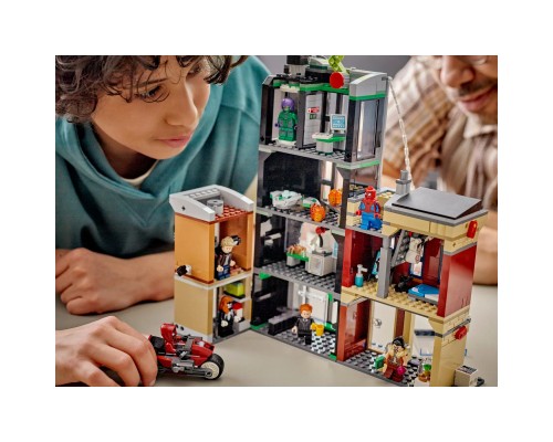 Конструктор LEGO Super Heroes Людина-павук проти Оскорпа (76324)