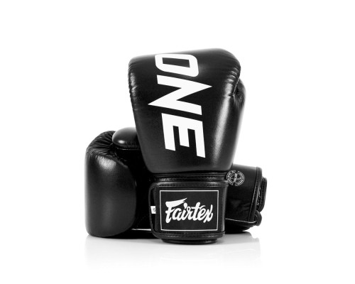 Боксерські рукавички Fairtex BGV1-ONE (натуральна шкіра) Black 12 унцій (бинти в комплекті) (BGV1-ONE_12oz_Black)
