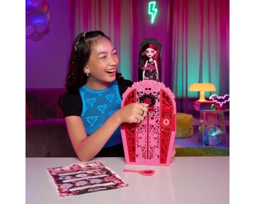 Лялька Monster High Набір-сюрприз Жахо-секрети Дракулори серії Цвіт та темрява (HYT72)