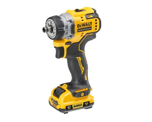 Шуруповерт DeWALT XR Li-Ion 12V, 2x3Ah, зі змінними насадками, 57.5 Нм, 0-425/0-1500 об/хв, 0.7, TSTAK (DCD703L2T)