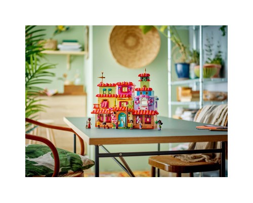 Конструктор LEGO Disney Чарівний будинок Мадригал (43245-)