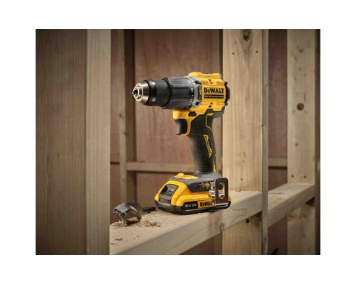 Шуруповерт DeWALT XR Li-Ion 18V 2x2Ah, 74 Нм, 0-450/0-1650 об/хв, 1.17 кг, TSTAK (DCD799D2T)