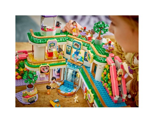 Конструктор LEGO Friends Торговельний центр у Хартлейк-Сіті 1237 деталей (42604)