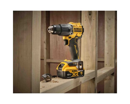 Шуруповерт DeWALT XR Li-Ion 18V 2x5Ah, 74 Нм, 0-450/0-1650 об/хв, 1.17 кг, TSTAK (DCD799P2T)