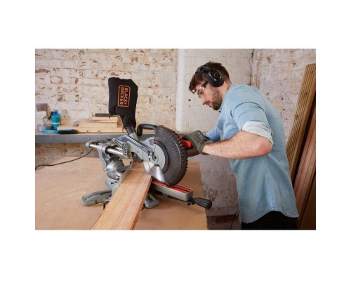 Торцювальна пила Black&Decker 1600 Вт, диск 216х30 мм, 4800 об/хв, XPS, вага 12 кг (BES700)