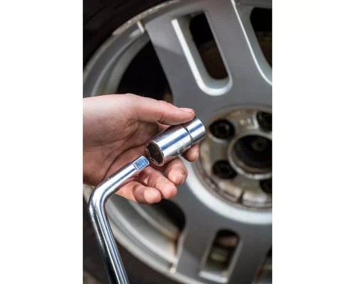 Ключ Stanley телескопічний для заміни коліс, головки 17/19 мм та 21/23 мм. (STHT80890-0)