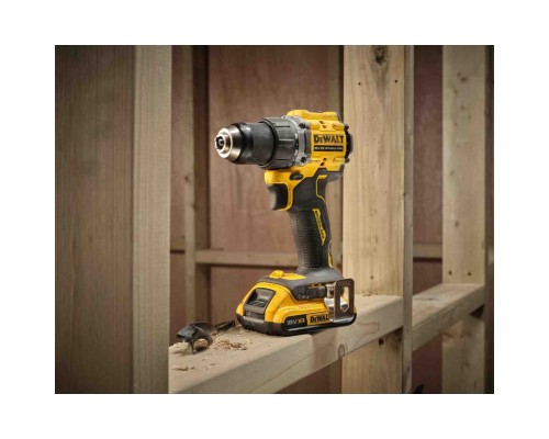 Шуруповерт DeWALT XR Li-Ion 18V, 2x2Ah, 74 Нм, 0-450/0-1650 об/хв, 1.12 кг, TSTAK (DCD794D2T)