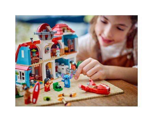 Конструктор LEGO Disney Classic Пляжний будинок Ліло і Стіч (43268)