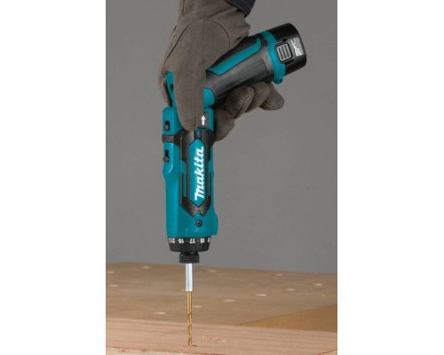 Викрутка акумуляторна Makita 7,2В (DF012DSE)