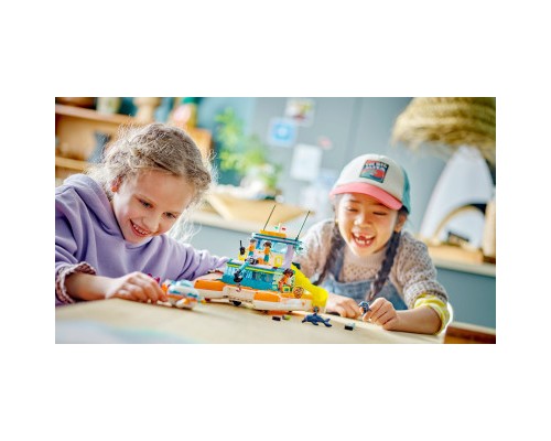 Конструктор LEGO Friends Човен морської рятувальної бригади 717 деталей (41734)