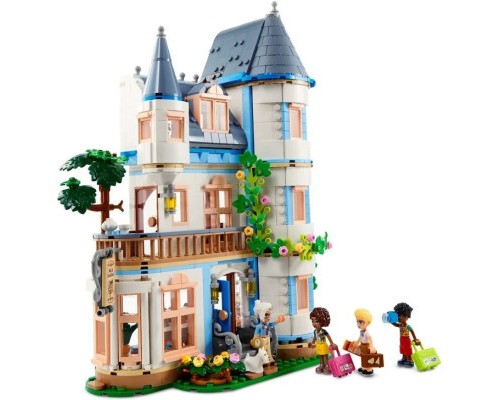Конструктор LEGO Friends Замковий готель Ночівля і сніданок (42638)