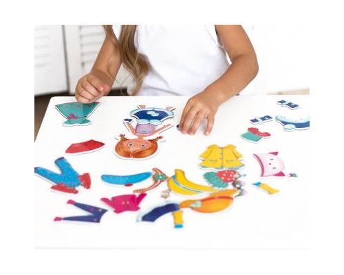 Розвиваюча іграшка Vladi Toys Магнітна одевалка Соня, укр. (VT3702-07) Розвиваюча іграшка Vladi Toys Магнітна одевалка Соня, укр. (VT3702-07)