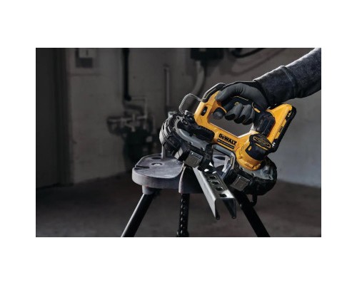 Стрічкова пила DeWALT 18В XR Li-lon, 46-116 м/хв, кейс TSTAK (бкз АКБ та ЗУ) (DCS377NT)