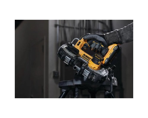 Стрічкова пила DeWALT 18В XR Li-lon, 46-116 м/хв, кейс TSTAK (бкз АКБ та ЗУ) (DCS377NT)