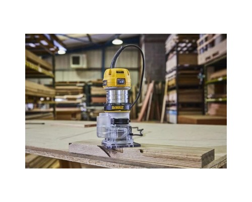 Фрезер DeWALT 900 Вт, 16000 - 27000 об/хв, цанга 8 мм, 4.4 кг (D26200)