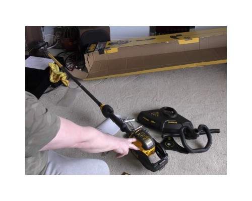 Тример садовий DeWALT 54 В, 3Ah, волосінь 2 мм, 38 см, ніж (DCM571X1)