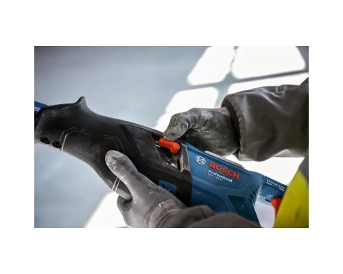 Шабельна пила Bosch GSA 185-LI, 18 В, пропил 230мм, хід 28мм (без АКБ та ЗП) (0.601.6C0.020)