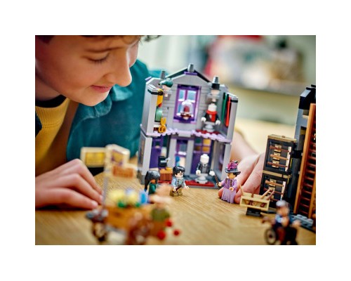 Конструктор LEGO Harry Potter Крамниці Олівандера й мантій від Мадам Малкін (76439)