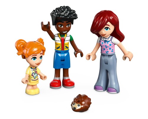 Конструктор LEGO Friends Хартлейк-Сіті. Квартири і крамниці (42670)