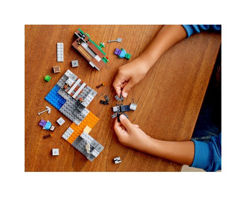Конструктор LEGO Minecraft Закинута шахта (21166)