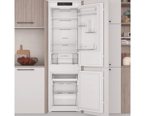 Холодильник Indesit INC18T311