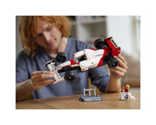 Конструктор LEGO Icons McLaren MP4/4 і Айртон Сенна (10330)