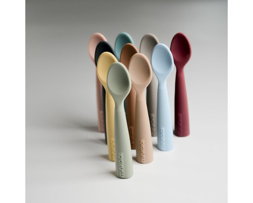 Набір дитячого посуду MinikOiOi Scooper - Powder Grey ложка силіконова (101140004)