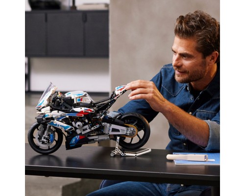 Конструктор LEGO Technic BMW M 1000 RR (42130)