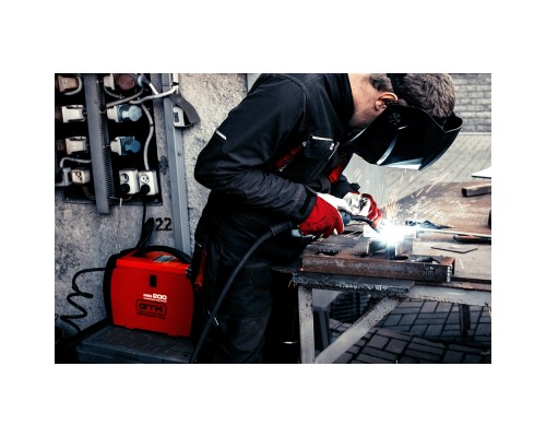 Зварювальний апарат GTM MMA-180DS LCD