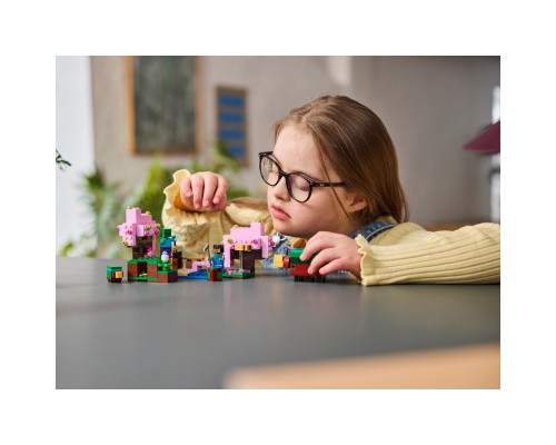 Конструктор LEGO Minecraft Квітучий вишневий сад (21260-)