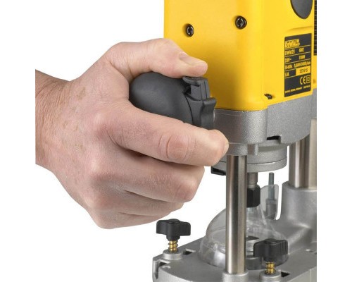 Фрезер DeWALT 1100 Вт, 8000 - 24000 об/хв, цанга 8 мм (DW621)