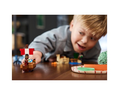 Конструктор LEGO Minecraft Подорож на піратському кораблі (21259-)