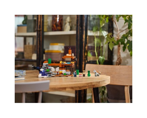 Конструктор LEGO Minecraft Покинута шахта у безплідних землях (21263)