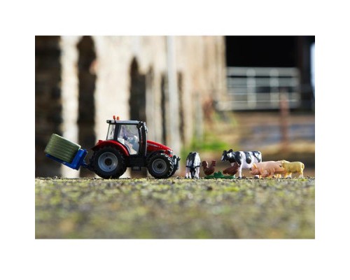 Спецтехніка Britains Модель трактора Massey Ferguson 5612 з вилами та фігурками 1:32 (43205)