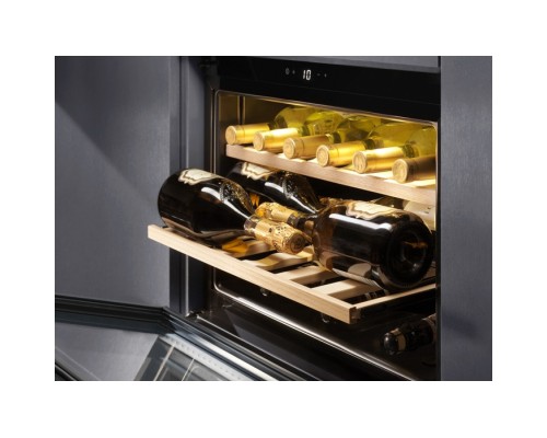 Холодильник Electrolux KBW5T