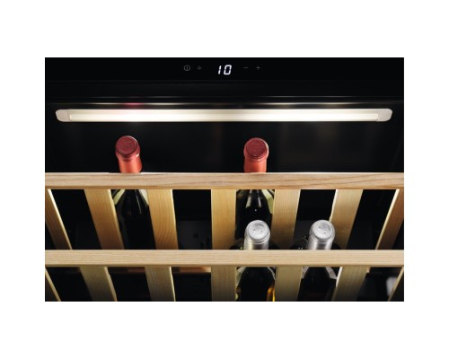 Холодильник Electrolux KBW5T