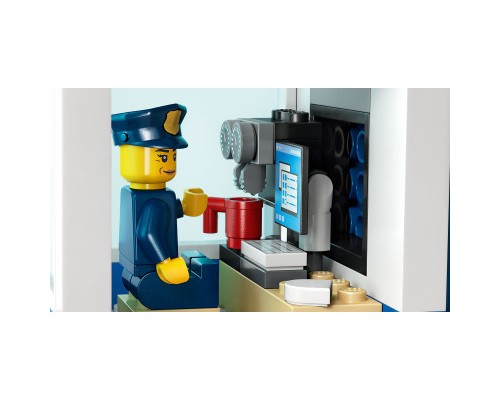 Конструктор LEGO City Поліцейська академія 823 деталей (60372)