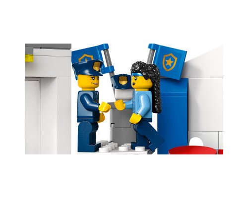 Конструктор LEGO City Поліцейська академія 823 деталей (60372)