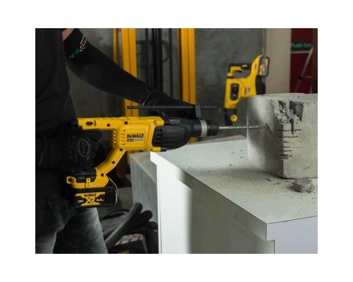 Перфоратор DeWALT безщітковий, SDS-MAX, 54 В, 10.5 Дж, 2 реж. (без АКБ та ЗП) (DCH133M1)