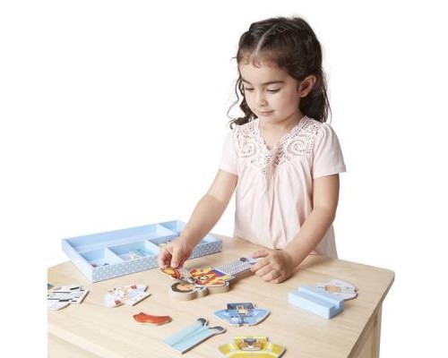 Ігровий набір Melissa&Doug Магнітна вдягалка Джулія (MD5164)