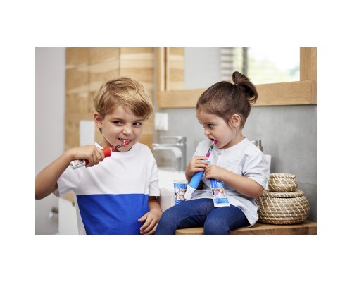 Електрична зубна щітка Oral-B PRO 700 D16.513.1U + D100.410.2K Cars (Family Edition)
