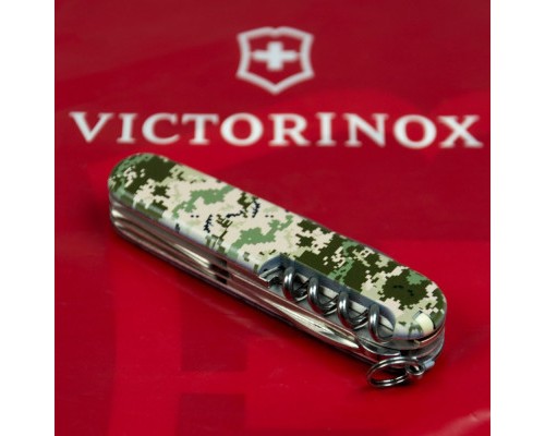 Ніж Victorinox Climber Army Піксель (1.3703.3_W3940p)