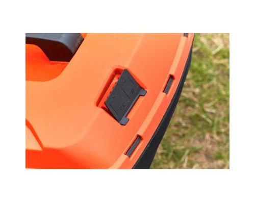 Газонокосарка Black&Decker акумуляторна 18 В, 4.0 Ач, 32 см, 2 АКБ та ЗП (BCMW33184L2)