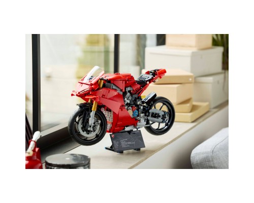 Конструктор LEGO Technic Мотоцикл Ducati Panigale V4 S (42202)