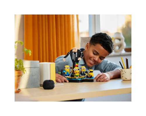 Конструктор LEGO Нікчемний я 4 Гру й посіпаки з кубиків 839 деталей (75582)