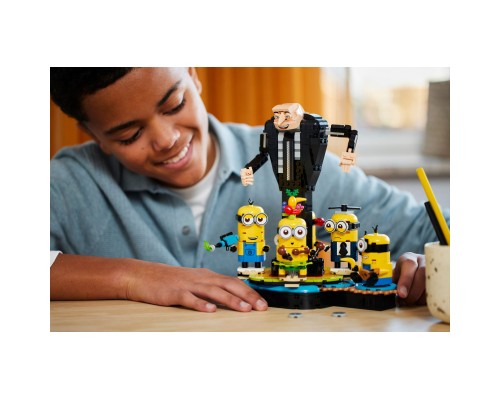Конструктор LEGO Нікчемний я 4 Гру й посіпаки з кубиків 839 деталей (75582)